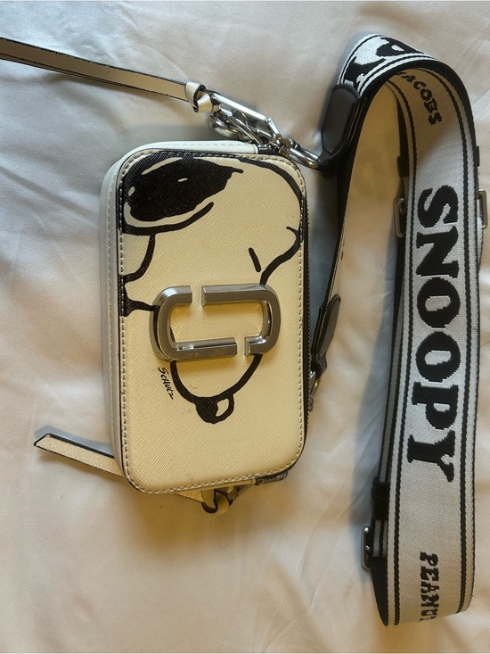Marc Jacobs Handbags - Marc Jacobs White Snoopy Snapshot Camera Bag with Black Accents